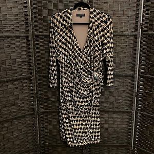 Jones New York flared collar, gathered waist flattering dress, 3/4 sleeve